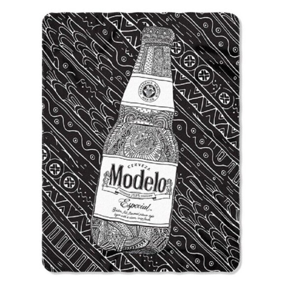 New Modelo Especial Beer Fleece Throw Gift Blanket Cerveza Bottle Label Logo NIP - Picture 1 of 2